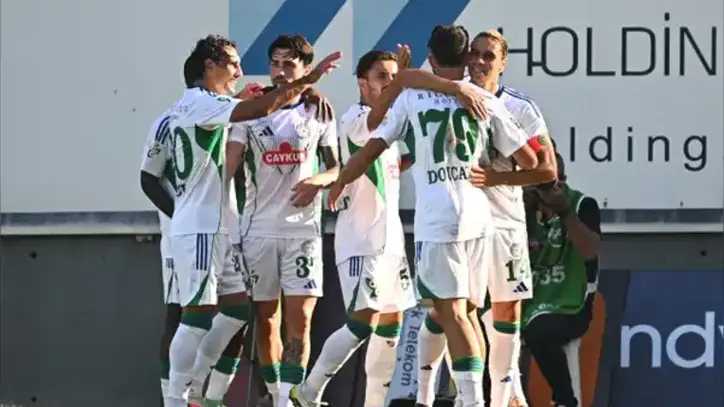 10 kişi kalan Çaykur Rizespor, Eyüpspor'u rahat geçti