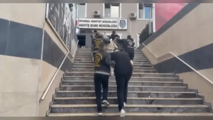 10 sosyal medya fenomenine gözaltı - Sözcü Gazetesi
