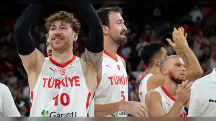 12 Dev Adam, 1067. maçına çıkıyor!