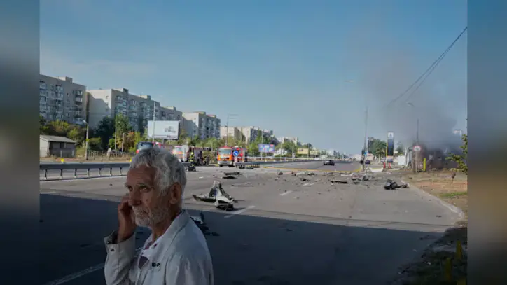 3 killed in Russian strikes on Ukraine as Putin warns Europe against sending troops