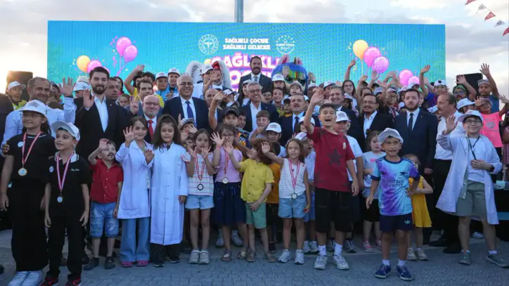 878 bin 840 çocuk "sağlık elçisi" oldu