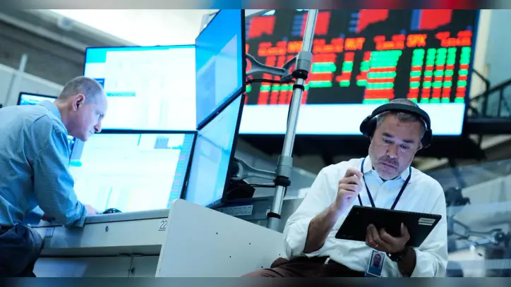 A shaky day for oil prices and the bond market leaves US stocks not far from where they started