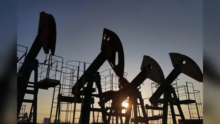 Petrol fiyatları 1 doların üzerinde geriledi: Brent 104,47 dolara düştü