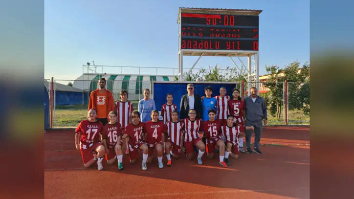 Aile ve Sosyal Politikalar Gençlik ve Spor U15 Kız Takımımızdan 5-0’lık Galibiyet