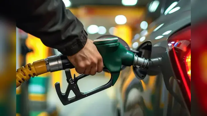 Akaryakıtta zam dalgası: Motorin 90 lirayı gördü, benzin 80 liraya dayandı