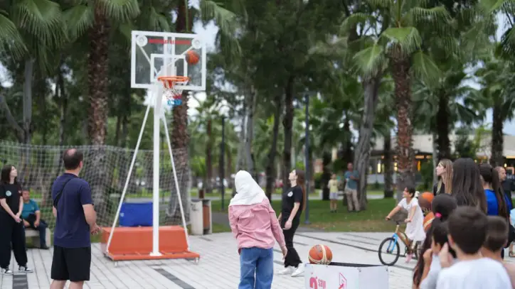 Akçaabat'ta spor şöleni çocukları buluşturdu