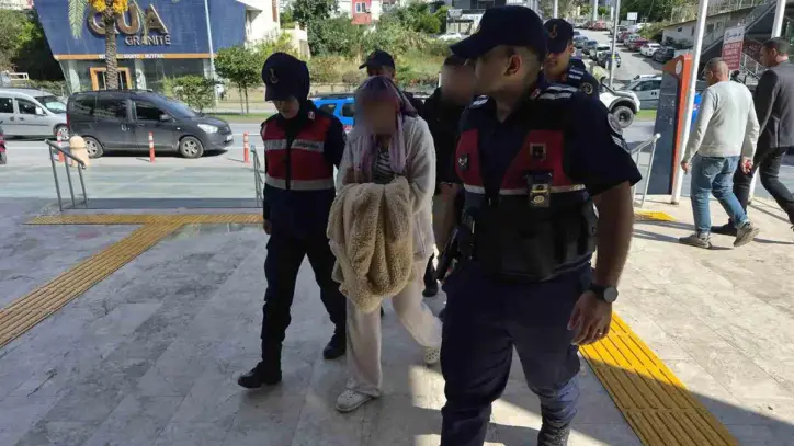 Alanya'da Sosyal Medya Üzerinden Gerçekleşen 3,3 Milyon TL'lik Dolandırıcılık Olayında 2 Kişi Tutuklandı