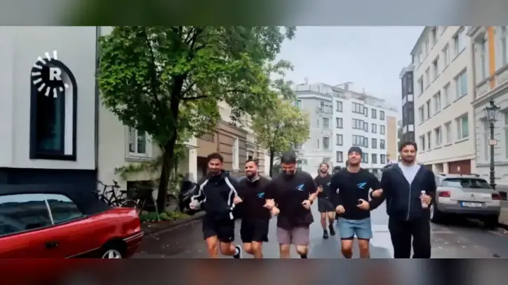 Almanya sokaklarında Kürtçe ezgiler eşliğinde koşu: Gençler kimliklerini spor ve müzikle yaşatıyor