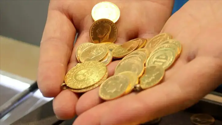 Altın fiyatları sert geriledi: Fed’in şahin mesajı piyasaları sarstı