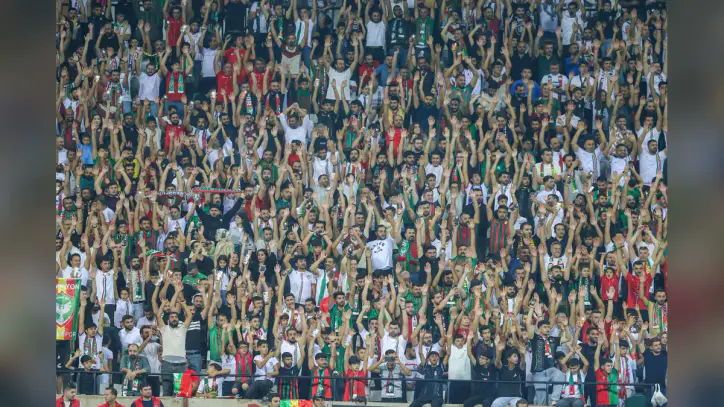 Amedspor Başakşehir maçı başladı
