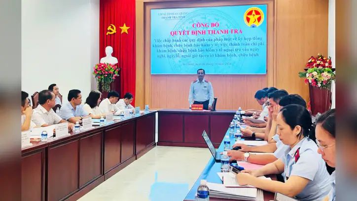 An Giang: 6 sağlık kuruluşunda tıbbi muayene ve tedavi için yapılan sağlık sigortası ödemelerinin denetimi.