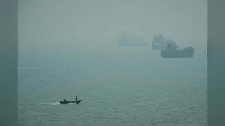 An Iranian commercial ship is struck near Strait of Hormuz with 1 dead, Iranian media say