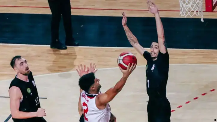 Antalya Gençlik Spor Pizza Bulls, Uşak deplasmanında farklı mağlup oldu: 70-94