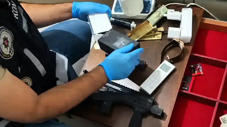 Antalya'da Çirkinler ve Daltonlar Operasyonu: 5 Şüpheli Silahlarıyla Yakalandı