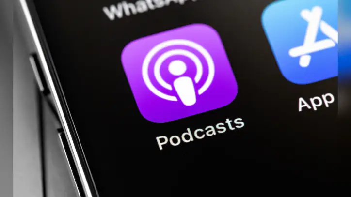Apple discloses deal to hire team and license tech from personalized podcast startup Huxe | TechCrunch