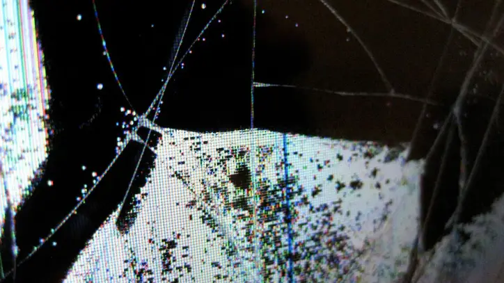 Photo of a broken laptop screen, by Leon Brocard on Flickr (CC-BY-2.0)