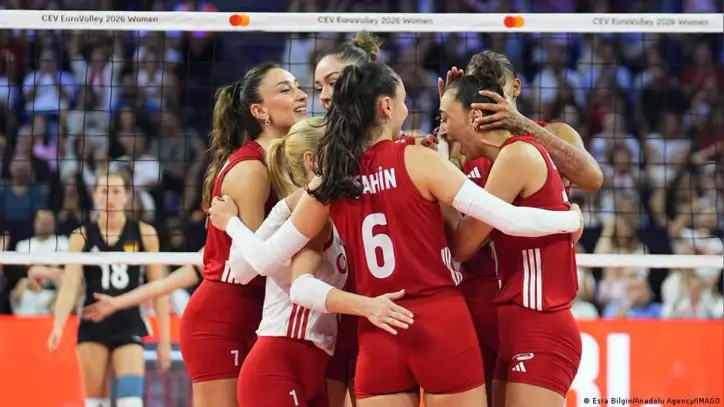 Avrupa Şampiyonası: Filenin Sultanları yarı finalde