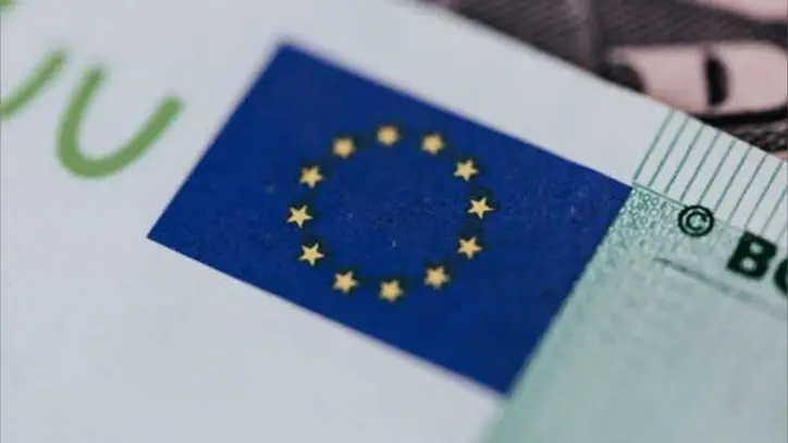 Avrupa’da yeni kriz endişesi tırmanıyor: Euro 17 ay sonra kritik seviyede