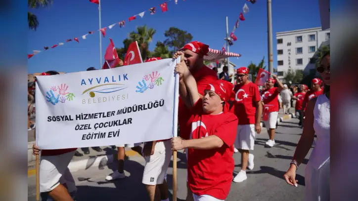 Ayvalık'ta 34'üncü Ayvalık Engelliler Kültür, Sanat ve Spor Şenlikleri başladı