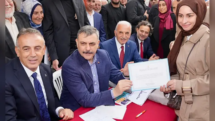 Bakan Çiftci, 'Türkiye Yüzyılı Buluşmaları' kapsamında Ümraniye'yi ziyaret etti