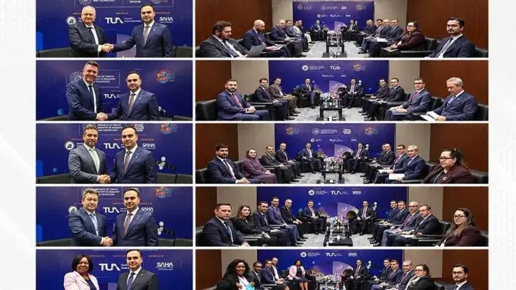 Bakan Kacır 77. Uluslararası Uzay Kongresi'nde mevkidaşlarıyla bir araya geldi