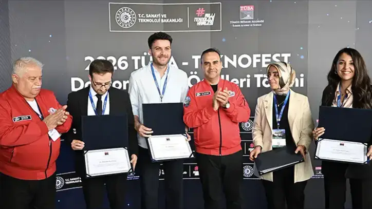 Bakan Kacır, TÜBA-TEKNOFEST Doktora Bilim Ödülleri'ni sahiplerine takdim etti