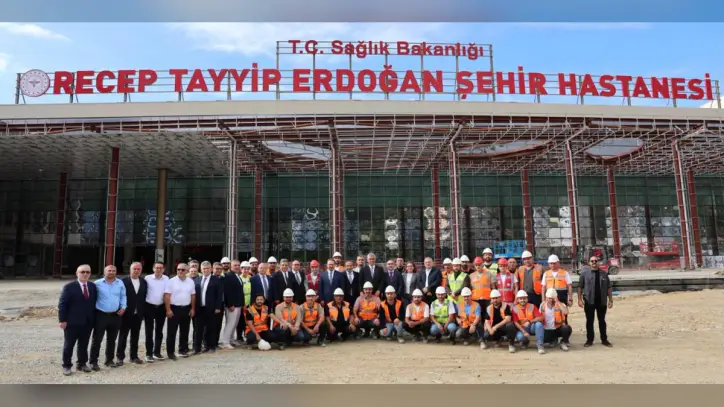 Bakan Memişoğlu Rize İl Sağlık Müdürlüğünü Ziyaret Etti: Sağlık Yatırımları Masaya Yatırıldı