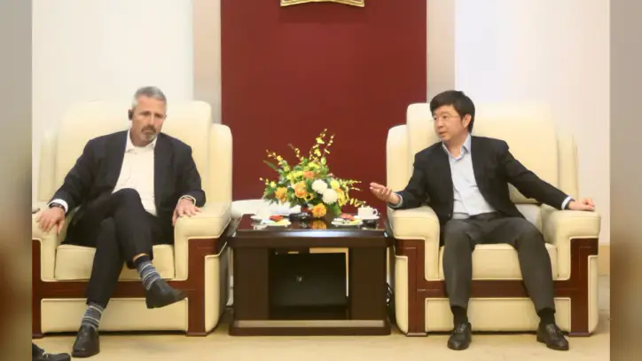 Bakan Yardımcısı Bui Hoang Phuong, Molex'in Ar-Ge ve insan kaynakları eğitimini genişletmesini önerdi.