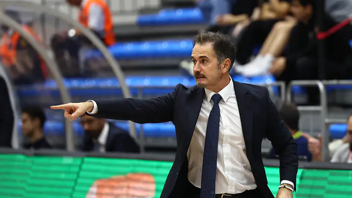 Başantrenörümüz Ahmet Çakı ile basketbolcularımız Melikgazi Kayseri Basketbol galibiyetini değerlendirdi - Fenerbahçe SK