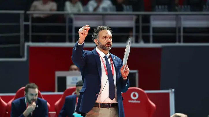 Başantrenörümüz Stefano Lavarini ve oyuncumuz Kübra Akman’dan galibiyet değerlendirmesi - Fenerbahçe SK