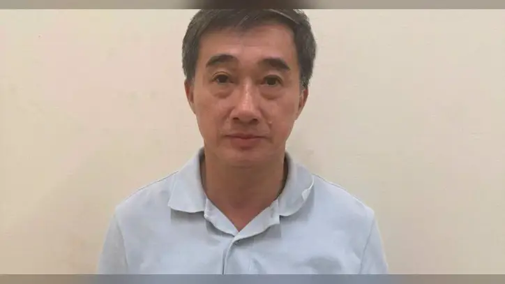 Başbakan, Sağlık Bakan Yardımcısı Tran Van Thuan'ı geçici olarak görevinden uzaklaştırdı.