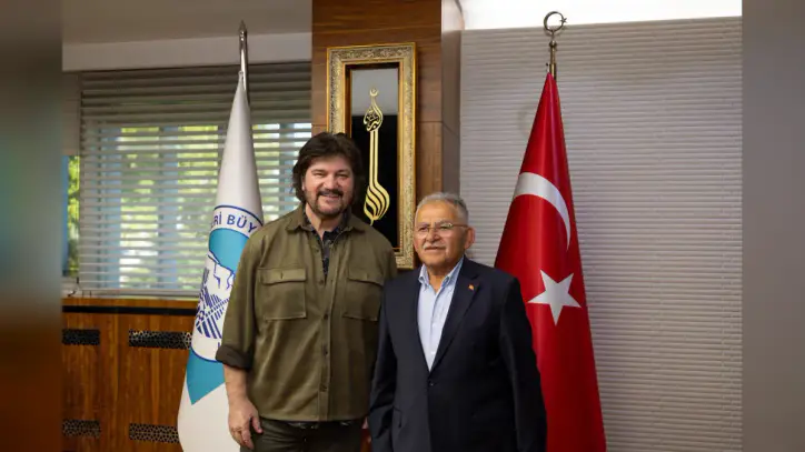 Başkan Büyükkılıç, Ahmet Şafak’ı Ağırladı, Konser Coşkusuna Ortak Oldu