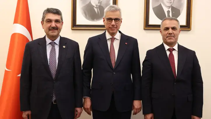 BAKAN’LA SAĞLIK YATIRIMLARINI GÖRÜŞTÜLER