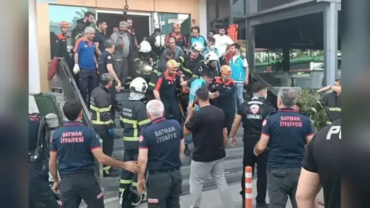 Batman'da spor salonunda yangın: 2 kişi yaşamını yitirdi, 1’i ağır 10 yaralı