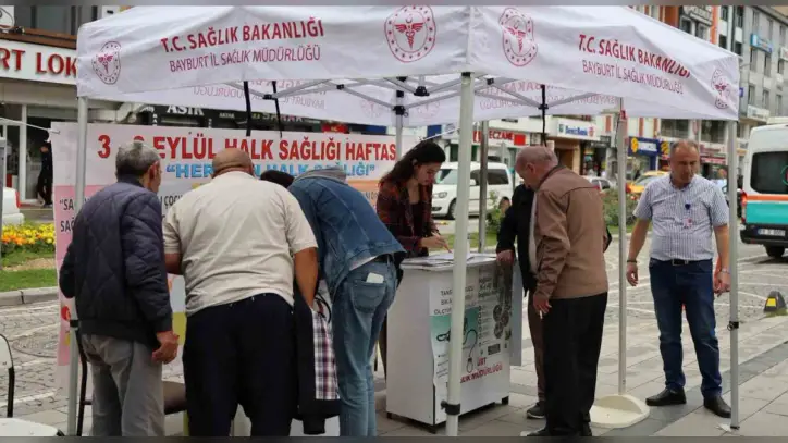 Bayburtta vatandaşlara ücretsiz sağlık taraması yapıldı