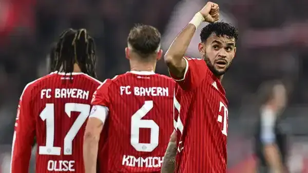 Bayern Münih, Leipzig'e gol oldu yağdı