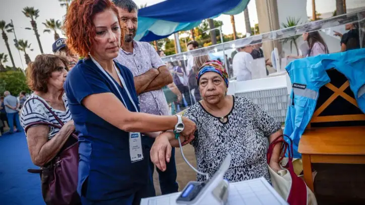 Belediye Sokağı’nın sağlık duraklarına yoğun ilgi