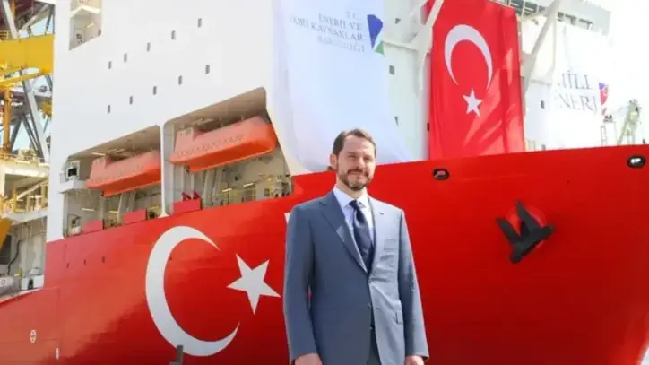 SON DAKİKA… Berat Albayrak’ın vizyonu Türkiye’ye çağ atlattı! Milli enerjide tarihi gün: Osman Gazi Karadeniz’e uğurlandı