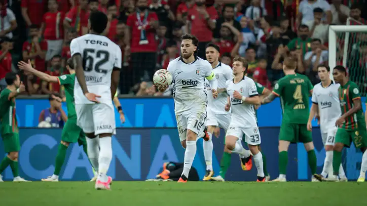 Beşiktaş liderlik için gittiği Amed maçında mağlup: İşte spor yazarlarından yorumlar...