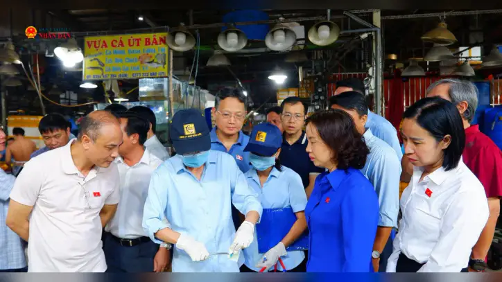 Bilim, Teknoloji ve Çevre Komitesi, Ho Chi Minh şehrindeki Binh Dien toptan pazarında bir anket gerçekleştirdi.