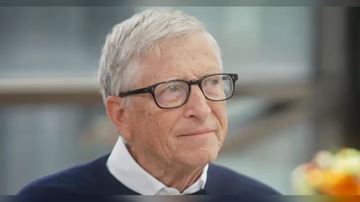 Bill Gates says getting countries to agree on AI regulations will be harder than Cold War-era nuclear negotiations