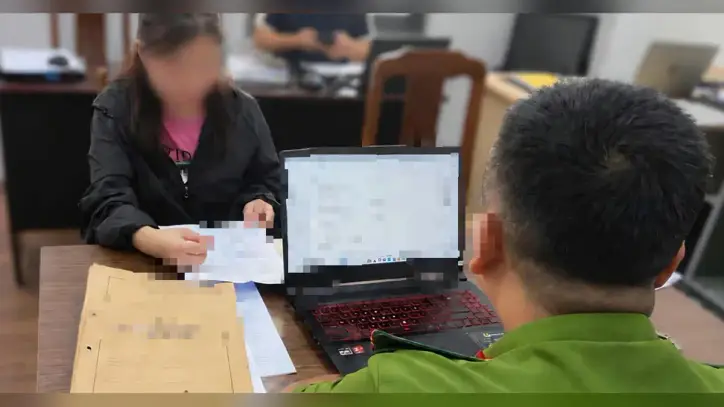 Bir kadın, sosyal medyada bir öğretmeni karalama ve hakaret etme suçundan para cezasına çarptırıldı.