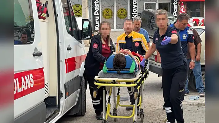 Bolu'da kaza yerini görüntüleyen gazetecilere sağlık ekibinden 'eşeğe mi diyoruz' tepkisi