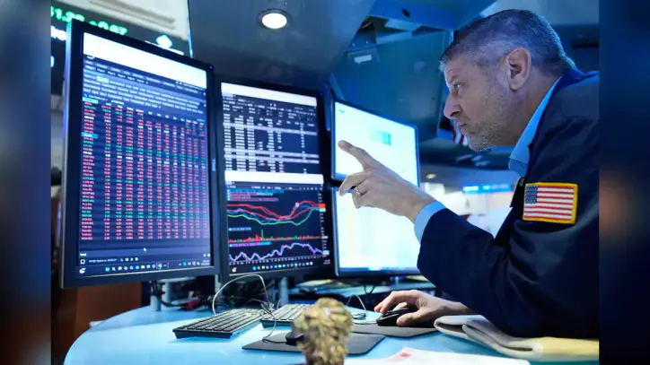 Bond Yields Crank Higher and Pull US Stocks Further From Their Record