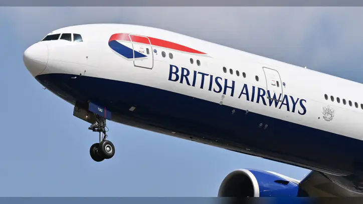 British Airways flight to Chicago drops 28,000 feet, returns to London