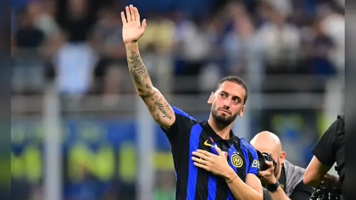 Bu hamle çok konuşulur: Ezeli rakip Hakan Çalhanoğlu için devreye girdi | NTVSpor