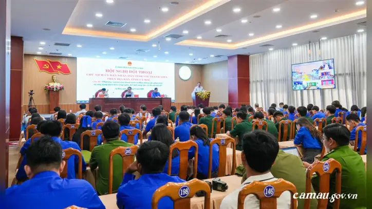 Ca Mau'da Gençlerle Bilim, Teknoloji ve Dijital Dönüşüm Diyaloğu Gerçekleştirildi