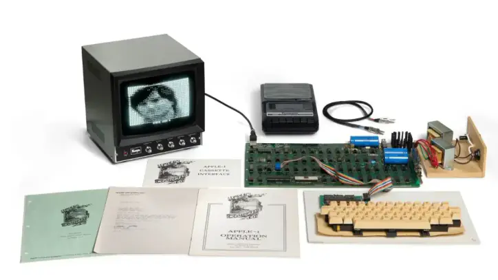 Çalışır durumda nadir bir Apple I bilgisayar açık artırmaya çıkartılacak