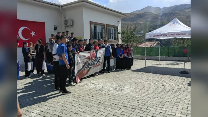 Çelikhan'da Amatör Spor Haftası'nda atletizm koşusunda dereceye girenler ödül aldı