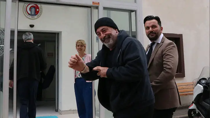 Cem Yılmaz’dan sağlık durumuyla ilgili açıklama: Biraz dikkat etmem lazım